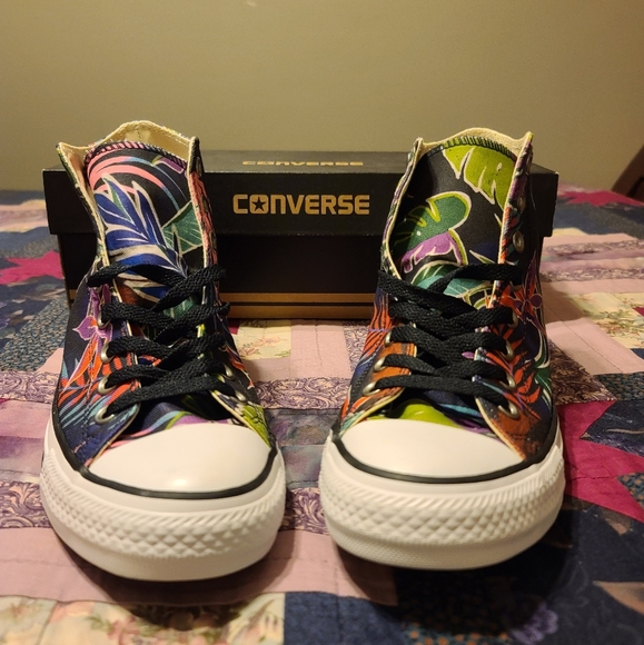 Converse Unisex Sneakers - Picture 2 of 6